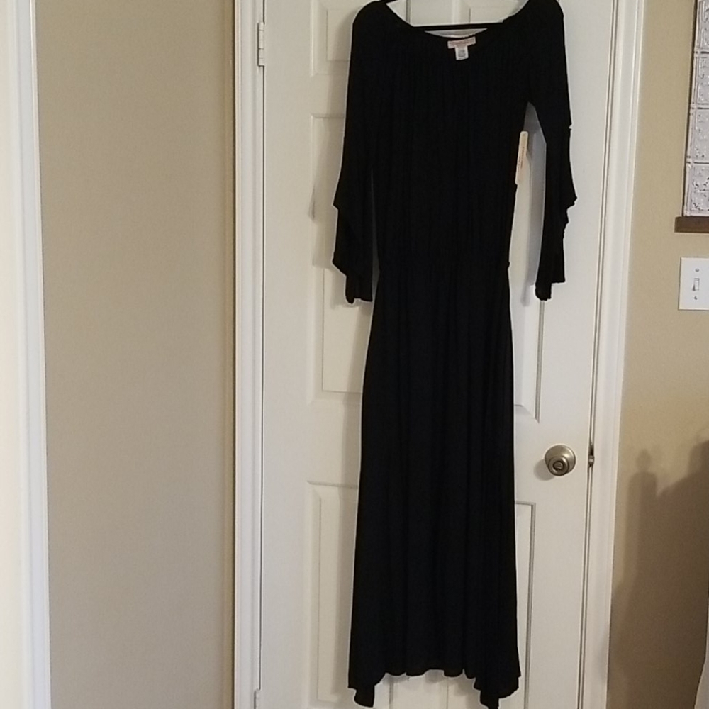 NWT, Karen T Design Black off shoulder maxi dress